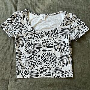 Abound Croptop Leaf Pattern Short Sleeve Tee